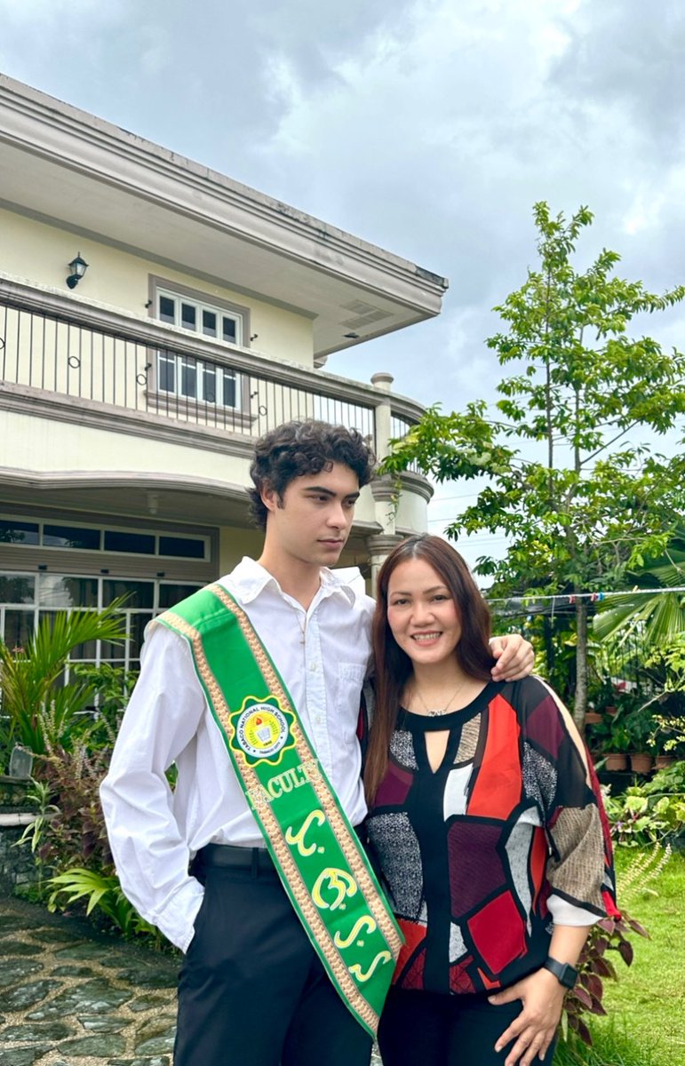 albinojayr's tweet photo. I know that I’m the one who graduated but i want to take this opportunity to thank you mom for all the hard work and sacrifizes you have done for this to be possible. Thank you for encouraging me, believing in me and supporting me. You are the best mom in this whole wide world. https://t.co/W2C576i0Se