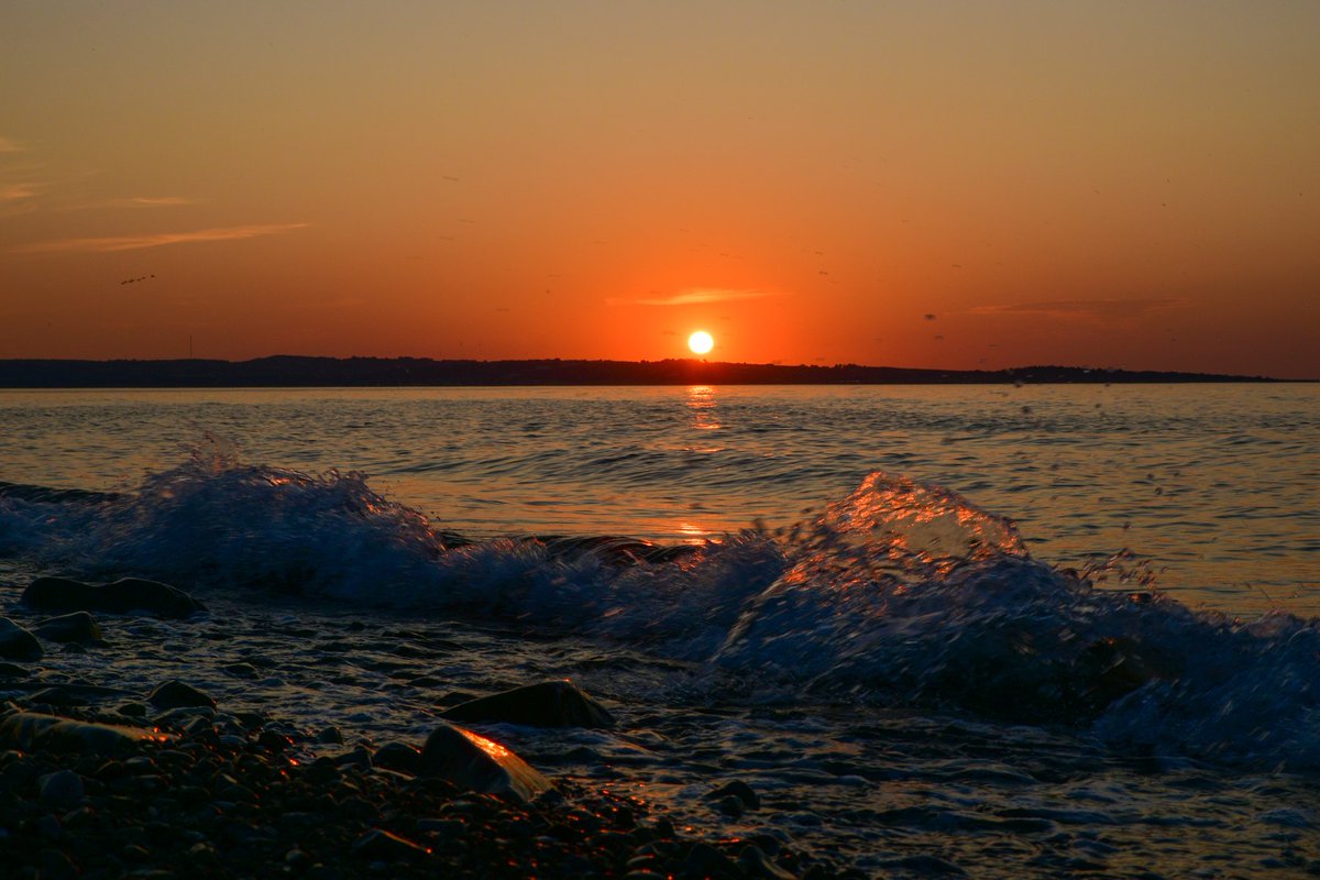 Vinnie13692's tweet photo. Amazing sunsets. https://t.co/nuf3y3qxQi