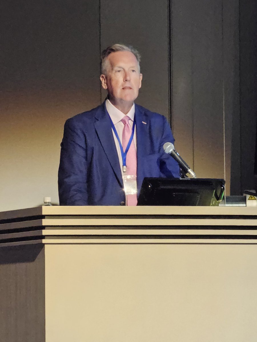 RickOhyeMD's tweet image. @MottChildren Chief of Peds Cardiology @JCharpie giving one of the keynote talks on #CHD #ICU care in the US at the #JSPCCS meeting in Yokohama. This is an aspect of US 🇺🇸 #CHD care our Japanese 🗾🇯🇵colleagues are very interested in emulating.
