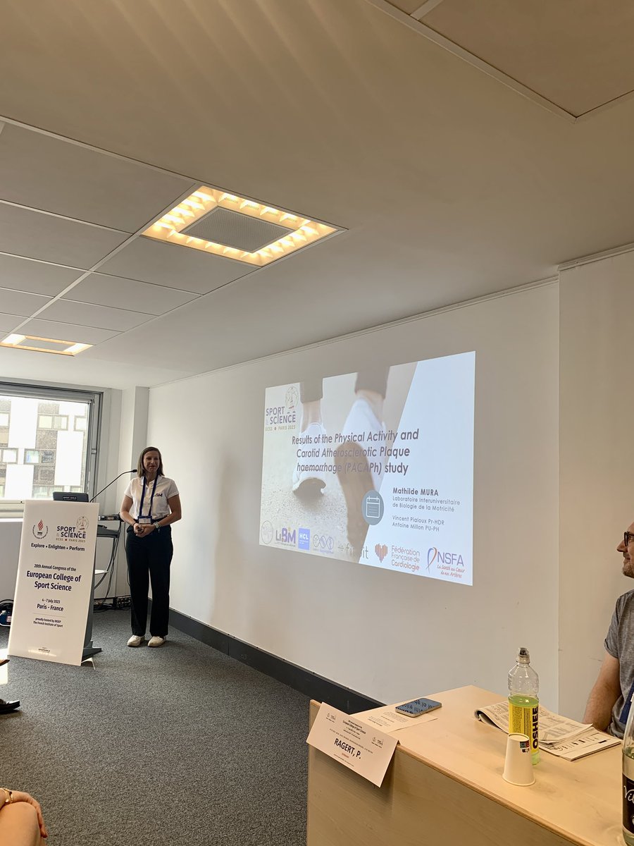 teamATPA's tweet photo. 🎙️ @MuraMathilde2 presenting the PACAPh study results 🔬🚶‍♀️🩸
👏🏼  

Results are submitted ⌛️ 

Protocol ⬇️
https://t.co/9ckO3xmrW7

@LIBM_lab @UnivLyon1 @fedecardio @Fitbit_FR https://t.co/bD3GAB6zSo