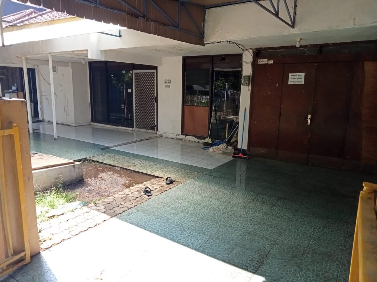 ghinghina's tweet photo. - PLN 2 token... 1300 wtt dan 2200 wtt
- Air PDAM
- Garasi muat 2 mobil
- Carpot muat 1 mobil
- Hadap Selatan
- Ada halaman belakang
- Depan rumah ada ruang terbuka hijau (RTH) https://t.co/IIRzaiK0wS