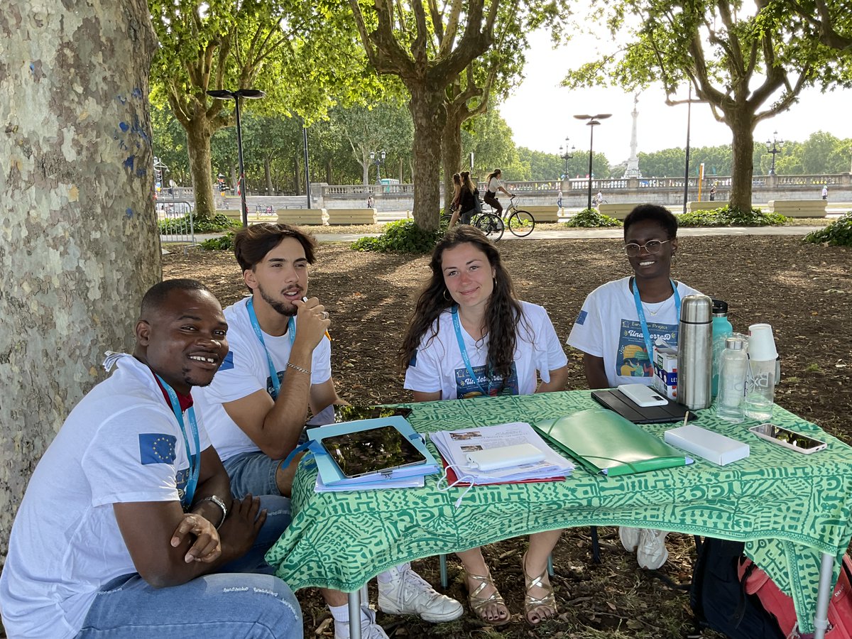 Sous le beau soleil bordelais, les enquêtes se déroulent dans la bonne humeur. Si vous rencontrez nos enquêteurs ne passez pas à côté de leurs sourires, ils sont là pour vous poser des questions et nous aider à collecter les données ! #unterredhorizoneurope #enqueteundeterred