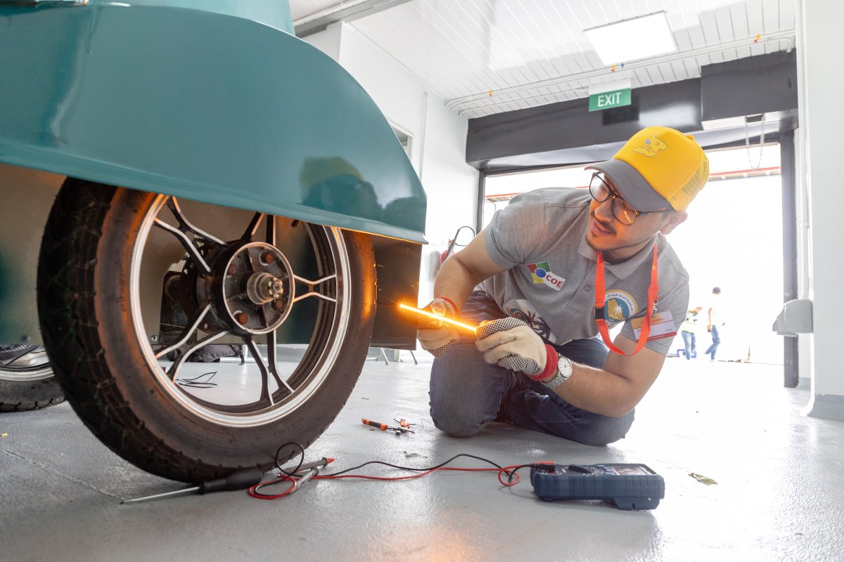 ShellMiddleEast's tweet image. Four teams from the Middle East are competing at #ShellEcoMarathon with two teams each from Saudi Arabia and Qatar. All the teams&apos; vehicles passed the technical inspection and will take to the tracks over the next two days. Good luck @KFUniversity @QatarUniversity @TAMUQ @PSU_RUH