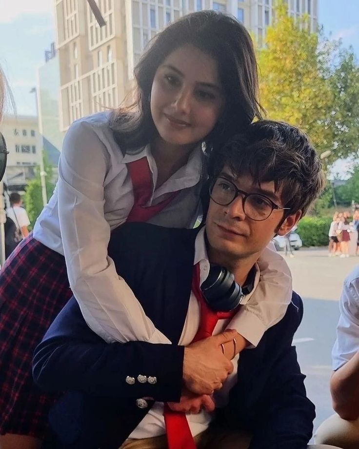 helinfcps's tweet photo. Fazla özledim.. 1. Yılınız kutlu olsun Azleyimm 🤍🤍
{@_helinkandemirr & @burakcaan #AzLey #HelBur #DuyBeni #DuyBeni1Yaşında #DB1Yaşında} https://t.co/HU8aLuZrOE