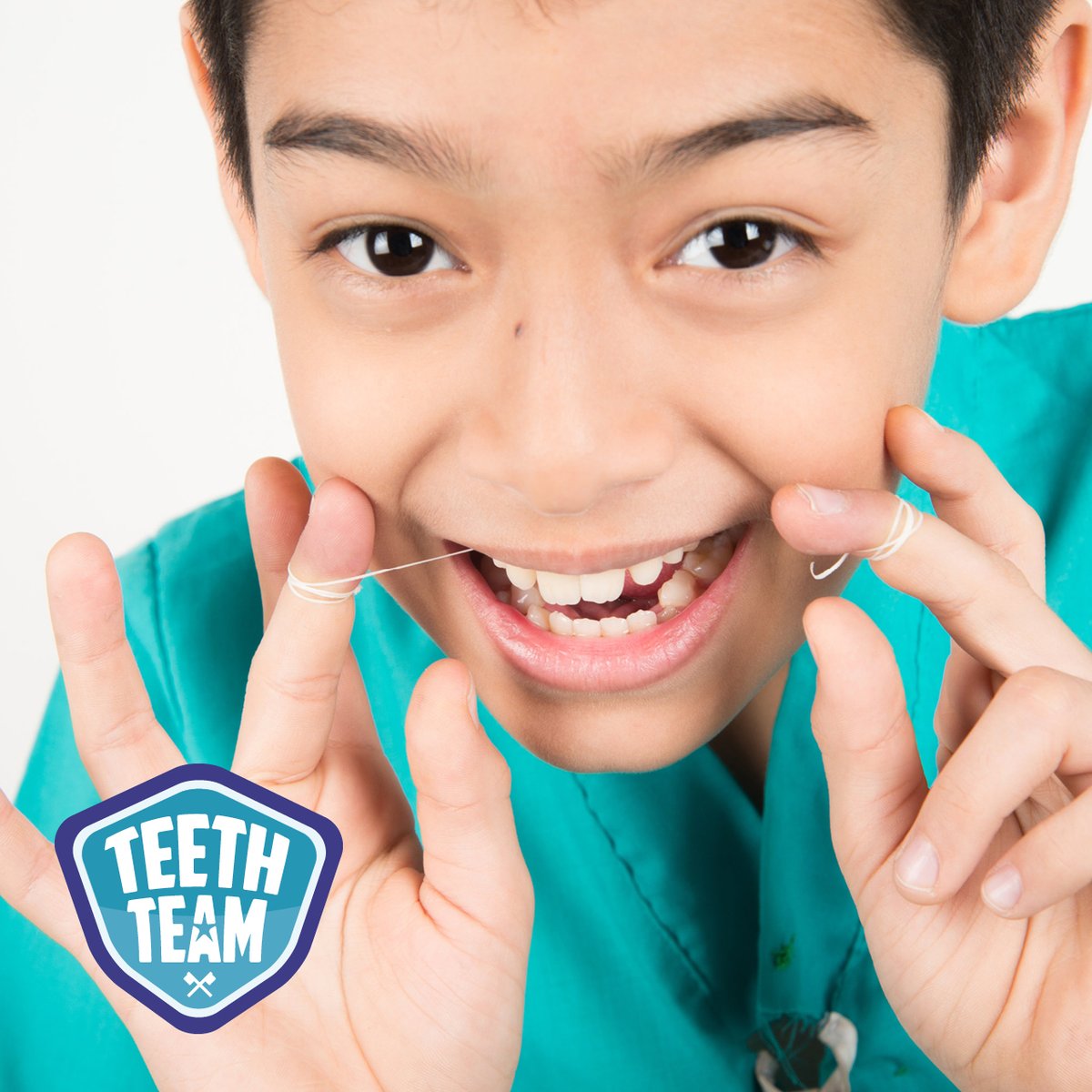 TeethTeam's tweet image. Top brushing tip: Clean in between your teeth once a day with floss or interdental brushes. 

Children often develop decay in the spaces between their teeth, but cleaning them once a day with floss can prevent that. 

Find more tips here: 

teethteam.org.uk/parents/advice… 

#brushingtips