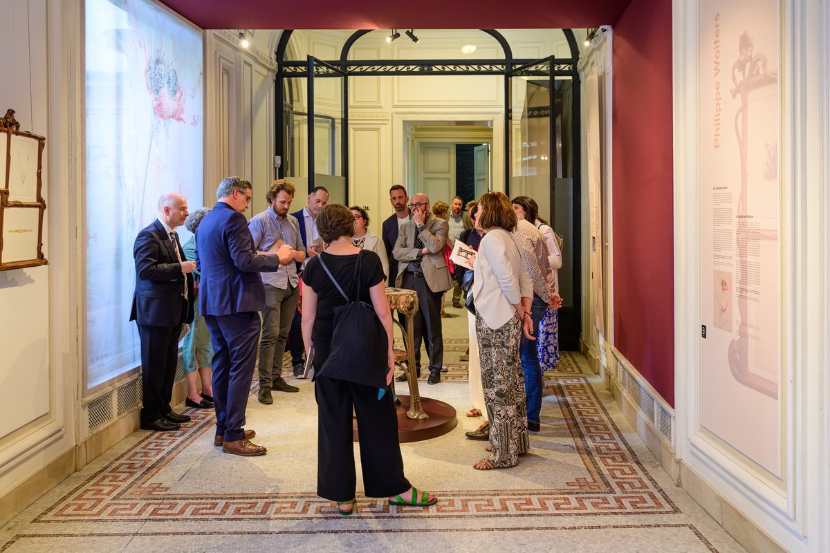 This Sunday 9/07, let yourself be guided through the ART NOUVEAU exhibition by the passionate guides. Tickets must be purchased in advance. 💍 
#artnouveau2023 @kingbaudouinfoundation <a href="/visit/">Visit Magazine</a>.brussels <a href="/BrusselsUrban/">Brussels</a> @KoreiGuidedTours @BruxellesBavard