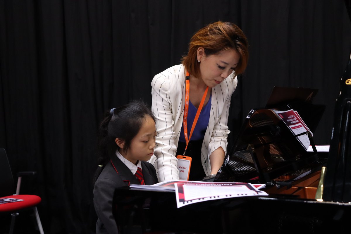 LEHFoshan's tweet photo. In June, LEH Foshan welcomed renowned pianist Ms An Na for a Piano Masterclass. Our young pianists gained valuable insights into performance beyond playing the piano. Kudos to our students for embracing this opportunity! #PianoMasterclass #LEHFoshan #MusicalExcellence https://t.co/wNodrIf6EO