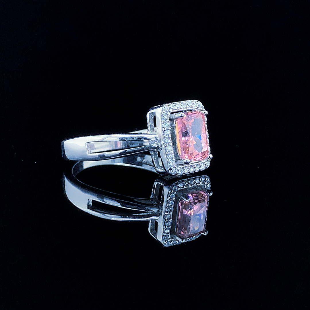 4.4CT Radiant Cut Pink Diamond Moissanite Engagement Ring Prong Classic Solitaire Ring 925 Sterling Silver Wedding Anniversary Diamond Ring.
#solitaryring
#radiantcutring
#pinkdiamondring
#moissanitering
#engagementring
#prongring
#classicring
#925Silverring
#weddingring