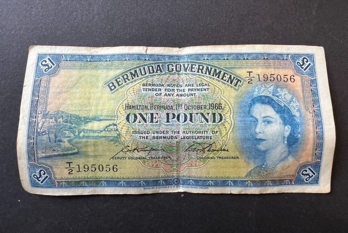 CavalierCoins's tweet image. Super Rare Bermuda One Pound Note! Colourful and scarce. A very nice collector's item.

ebay.co.uk/itm/3050015360…

#RareBanknote #Bermuda #Numismatics #Numismatist