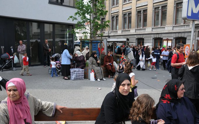 F_Desouche's tweet photo. Prénoms donnés aux garçons nés en 2022 à Bruxelles: 1ère place Mohamed (2899), 2ème place Mohammed (982), 3ème place Ahmed (862) ; même podium pour des communes proches

https://t.co/S0FiyH0hOh https://t.co/OrnEmpmLns