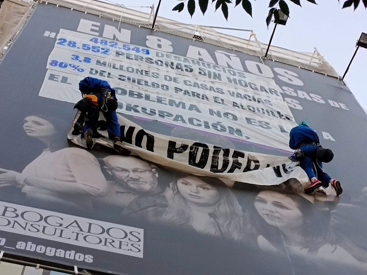 daniesdsk's tweet photo. 🚨ÚLTIMA HORA

Boicot a la lona legal de Desokupa en la calle Atocha.

Mirad como se han colgado los ratoncillos!!

😂😂😂😂😂😂😂😂😂😂😂

Esto es muy grande. Vamos a tener que liarla…. RT y que se entere toda España de la pupa que hace LA LONA DE LA LIBERTAD https://t.co/NZcqNJV5XL