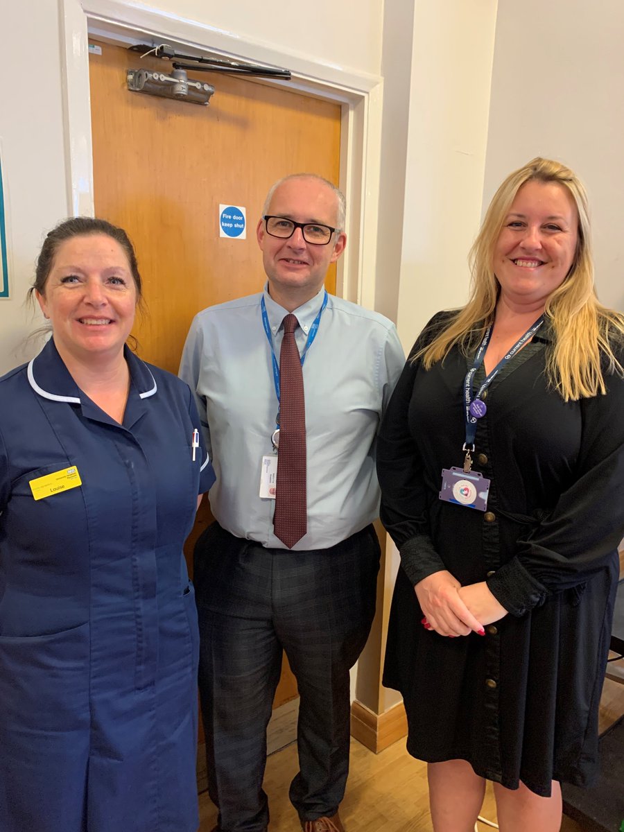 Lou and Louise, pictured here with Chief Nurse @DAllcorn are here from our virtual wards service and they thank Sarah for coming along to tell her story and they explain to #UHPBoardJuly2023 how the virtual wards service offers constant contact