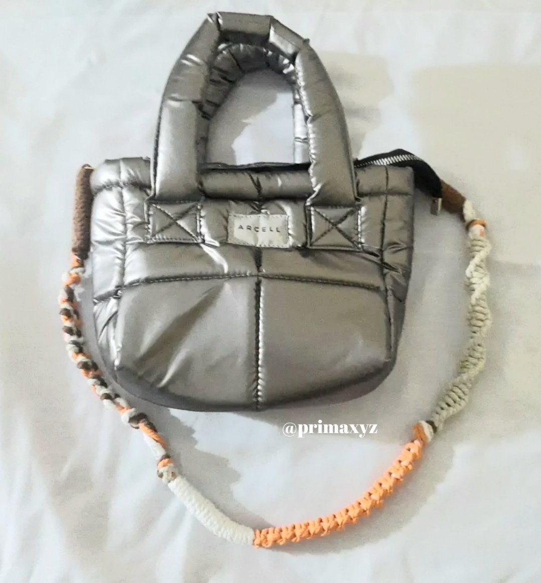 peonielle_'s tweet photo. puffybag mini gemes bisa dipake buat konser-an. dapet tali rantai buat slingbag. oiya ini strap bagnya aku beli terpisah ya. tasnya cuma 75 ribu, strap bagnya aku beli yg buat shoulderbag cm 30 ribu an

👜https://t.co/aIC00lNGKp
strap bag : https://t.co/qWQ0gUDDSk https://t.co/EQoiZSESSb
