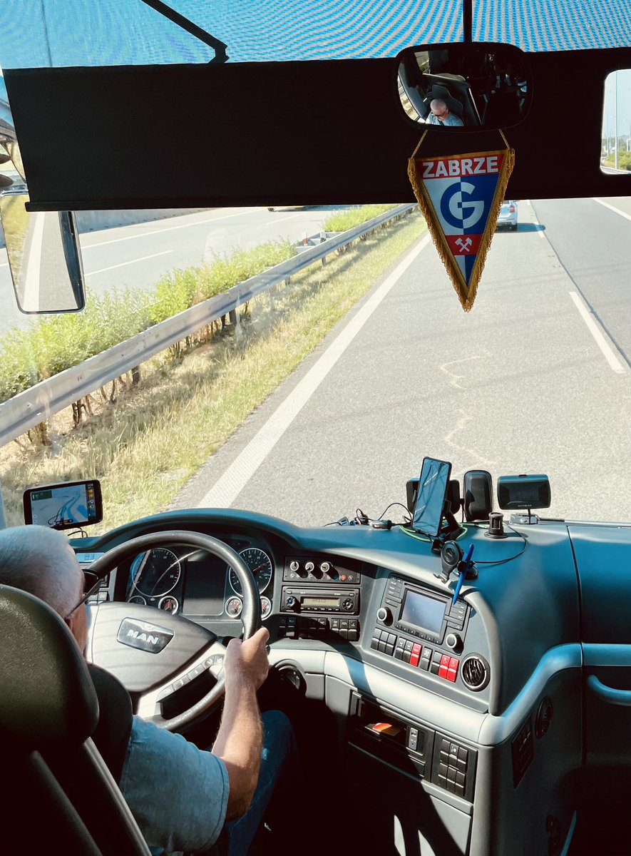 Krzysztof Skutnik tweet media