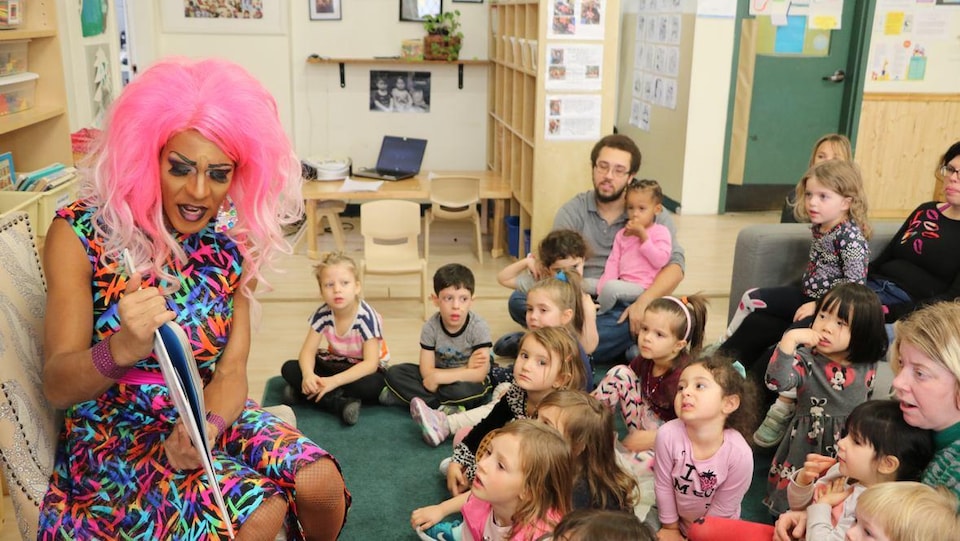 CharlesScipion's tweet photo. @MathildePanot Les enfants ont toujours été la cible des régimes totalitaires.
Combien de temps allons nous supporter que nos enfants soient endocriné dès l'école par les gaucho-macronistes ?
Agissez avec :
@AssociationPEC @ParentsVigil
#QuestionSexualite #PapNdiaye #SONDofFREEDOM https://t.co/aX1poa9IHG