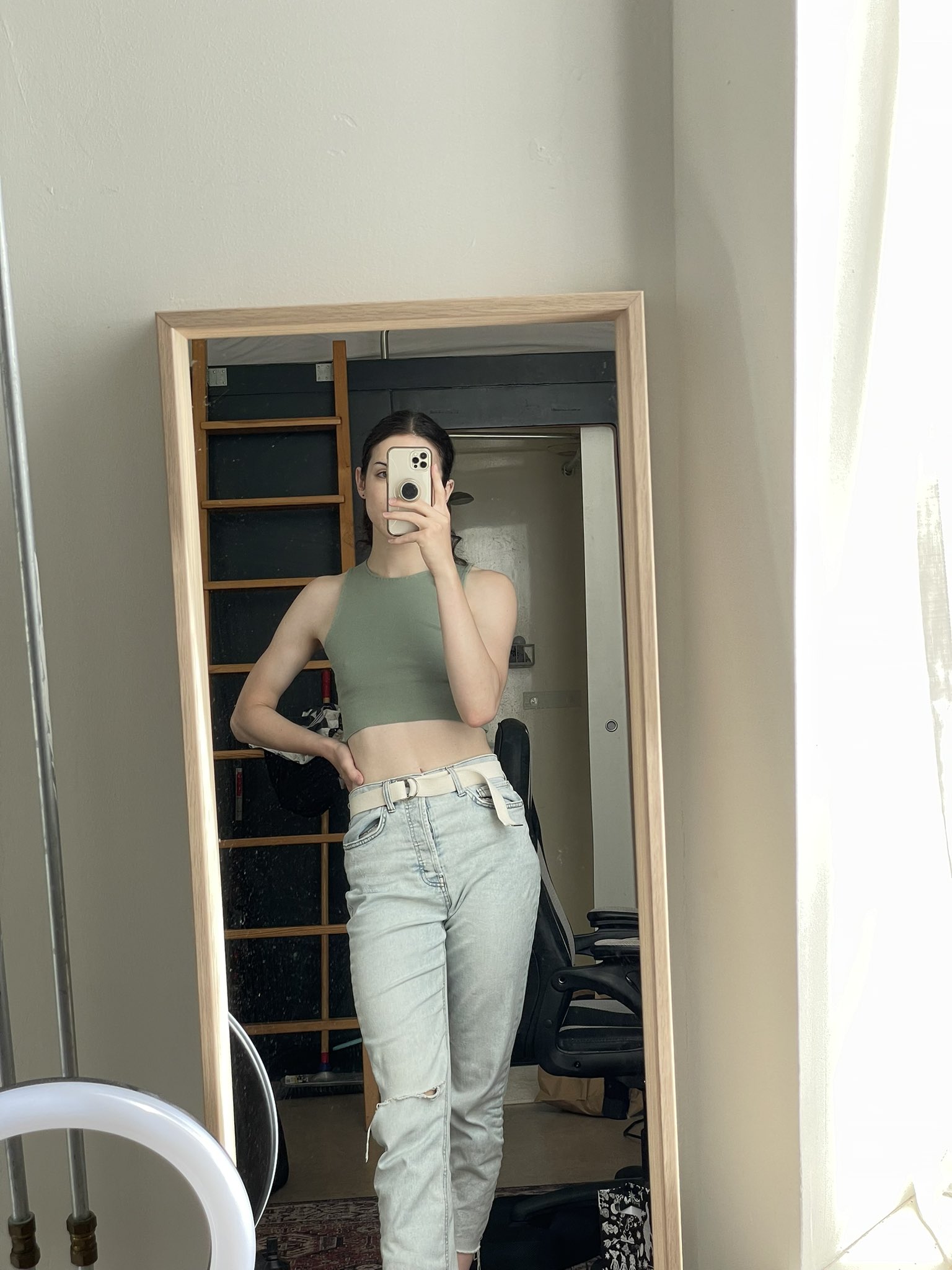 anna worm 🌸 @frogs4girls.bsky.social on Twitter: "gm everybody happy friday https://t.co