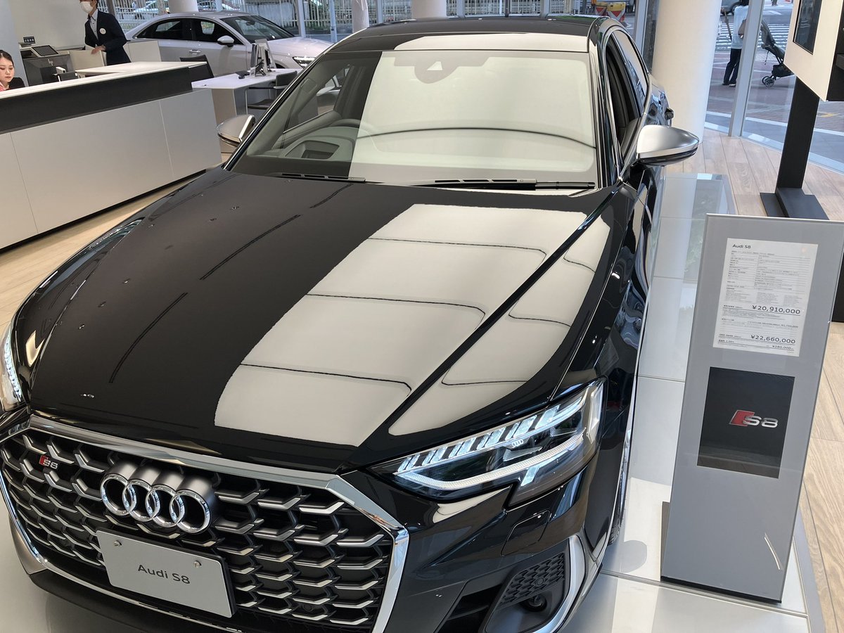 AudiUmeda's tweet photo. #Audi梅田 吉川です。
半導体不足の問題等で展示車不足が続いておりましたが今週末は最大数の展示でお待ちしております。是非、Audi梅田へご来店くださいませ。
#AJS #Audi #アウディ #S8 #A3Sedan #A4allroad #A5sportback #A4Sedan #Q5sportback #Q3 #A6Avant  #Q4sportback https://t.co/8IoTajBvMO