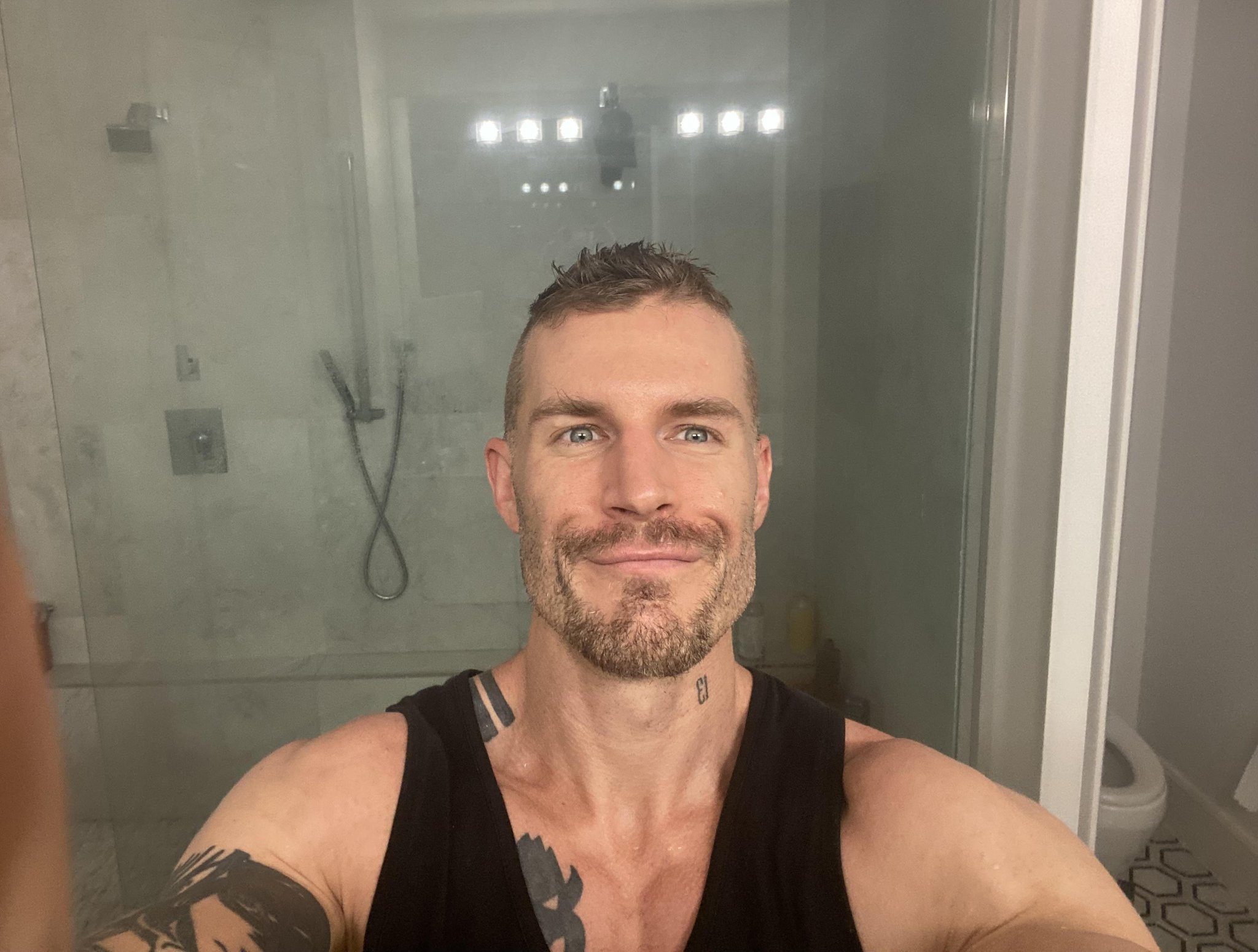 Alex Becker 🍊🏆🥇 on Twitter "345 AM. Out of a cold shower, heading to(04)