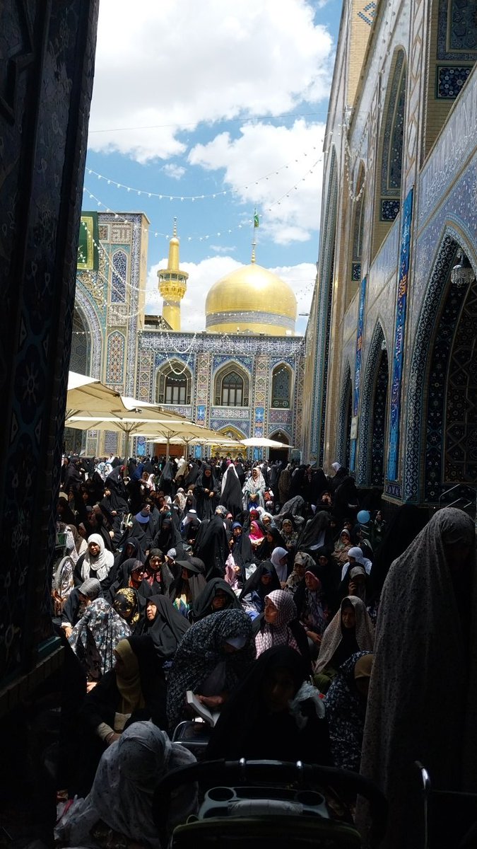 Montaze13004347's tweet photo. الحمدلله الذی جعلنا من المتمسکین بولایه امیرالمومنین واولاده ی الطیبین الطاهرین 

در جوار امام الرئوف ع نائب الزیاره همه عاشقان وشیعیان امیرالمومنین علی ع هستم

مثلاً 

جانم به فدای رهبری که حاضرم جانم را برایش بدهم

#لبیک_یا_خامنه_ای 
#Ghadirs_legacy https://t.co/gGZuB5EHqt