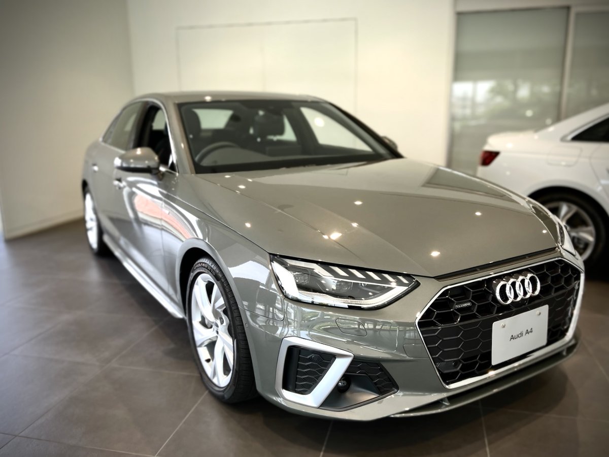 AudiEdogawa's tweet photo. □■New 展示車情報■□
#Audi A4 40 TDI quattro S line
#クロノスグレーメタリック

モダンなボディカラーとシックな内装色が
魅力的な1台です✨
4WDのパワフルな走りでありながら、
JC08モード19.0km/Lを実現しております！

皆様のご来店をスタッフ一同、
心よりお待ちしております😊

#Audi江戸川 https://t.co/F6tzlIdO2V