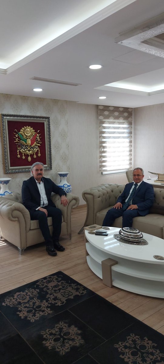 Tuzla İlçe Milli Eğitim Müdürü iken Bursa İl Milli Eğitim Müdürü olarak atanan Dr. Ahmet ALİREİSOĞLU veda ziyaretine geldiler. 
Kendilerine ilçemize vermiş olduğu başarılı ve değerli hizmetlerinden dolayı teşekkür ediyor, yeni görevinde başarılar diliyorum.