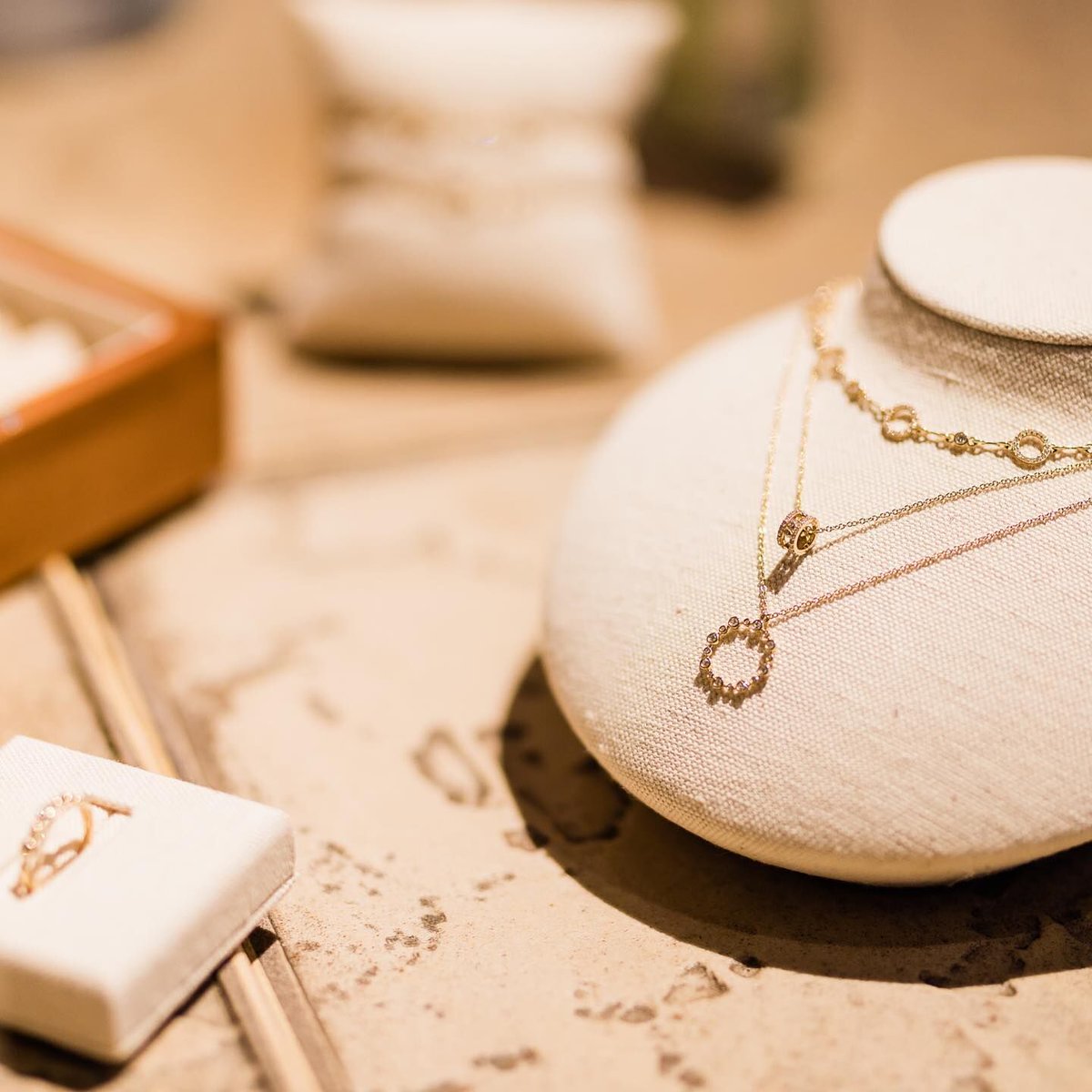 TJDCGroup's tweet photo. Our Linen Collection taking centre stage yet again, this time at Astley Clarke's SS23 preview launch. 😍

@AstleyClarke 

#jewellery #retailnews https://t.co/LME1b4KTPg