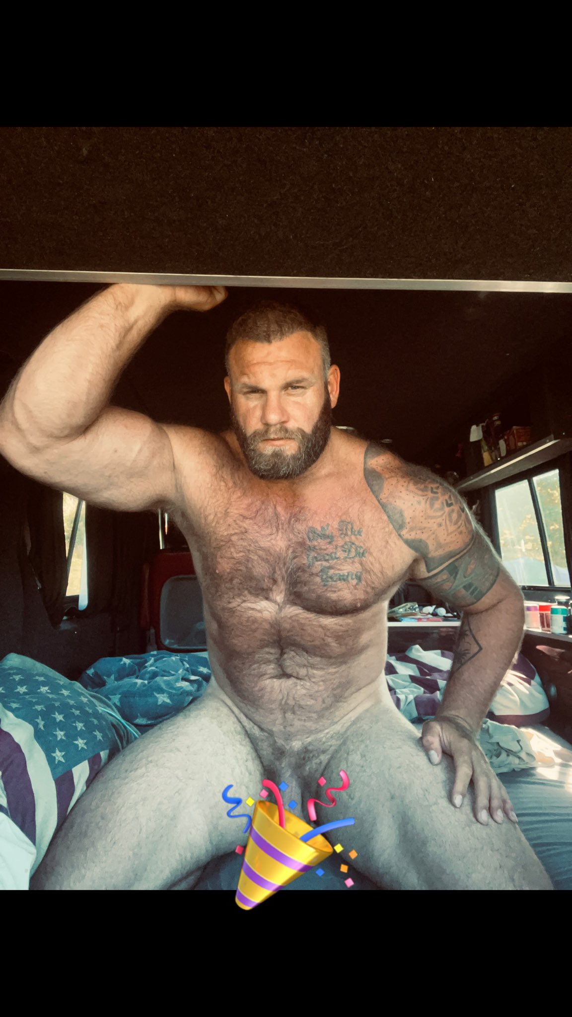 Happy Birthday to me…. 35 today..!! 🎉🎉🎉 https://t.co/i8ziEreFcN https://t.co/Xghc34oB8y