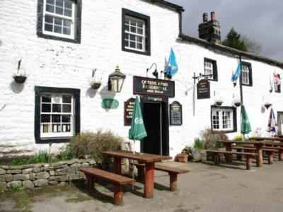 keighleycamra's tweet photo. It's a grand event! A double presentation Summer Pub of the Season and Skipton Beer of the Festival. At the Queens Arms Litton and LAMB Brewery. https://t.co/cNJ8dxmtwV