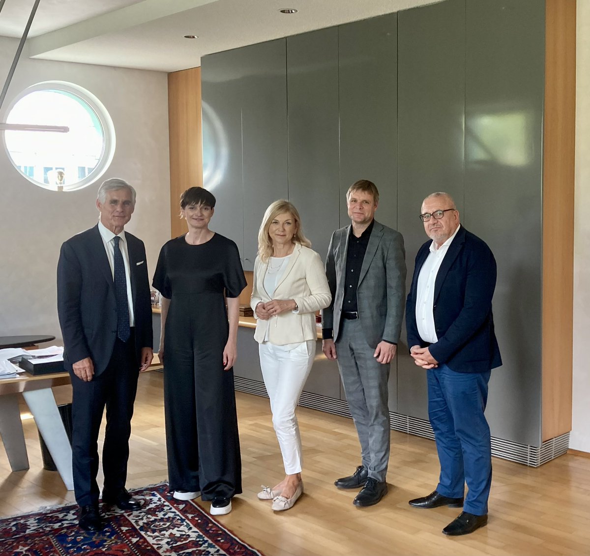 Deutsche Touristen kommen gerne nach Österreich, Deutschland ist wichtigstes Herkunftsland unserer Gäste! Guter Austausch mit der neuen Geschäftsführerin der #ÖsterreichWerbung, Astrid Steharnig-Staudinger &amp; dem Bürolleiter in Berlin <a href="/soerenkliemann/">Sören Kliemann</a>
<a href="/Oesterreich_de/">Urlaub in Österreich</a> <a href="/AustriainDE/">Österreichische Botschaft Berlin</a>