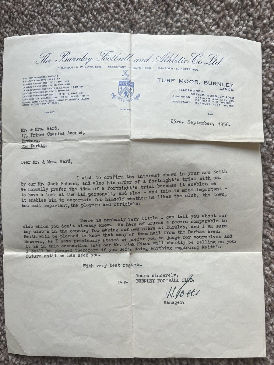 FinancesHand's tweet photo. @BurnleyOfficial last week my Grandad passed away, we’ve just got round to looking in his wallet and found he carried his invitation to a Burnley trial around with him all his life everywhere he went❤️ https://t.co/swchXcLDPW