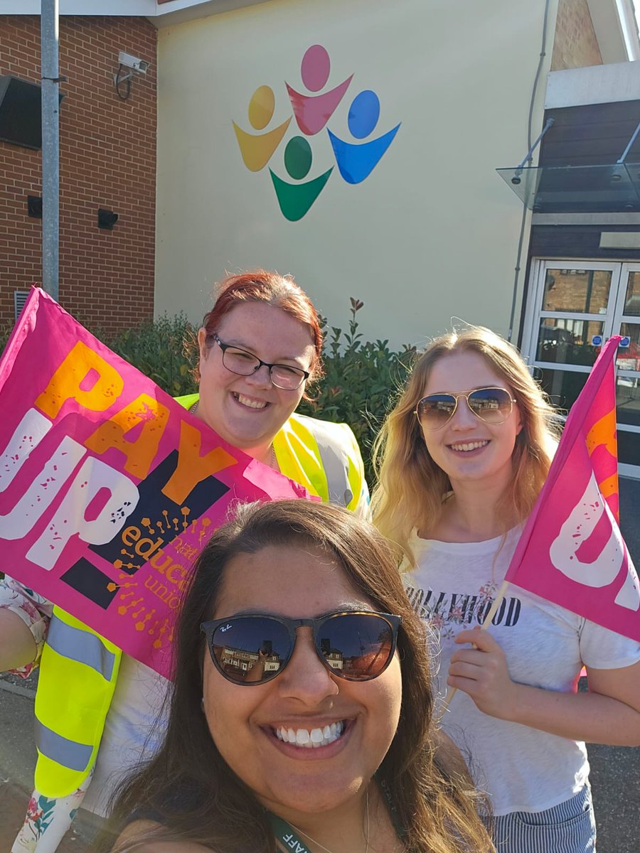 DKAnderson88's tweet photo. Doing our bit to help save the education system! #NEU #SaveOurSchools #StrikeDay https://t.co/BZ73ao48xg