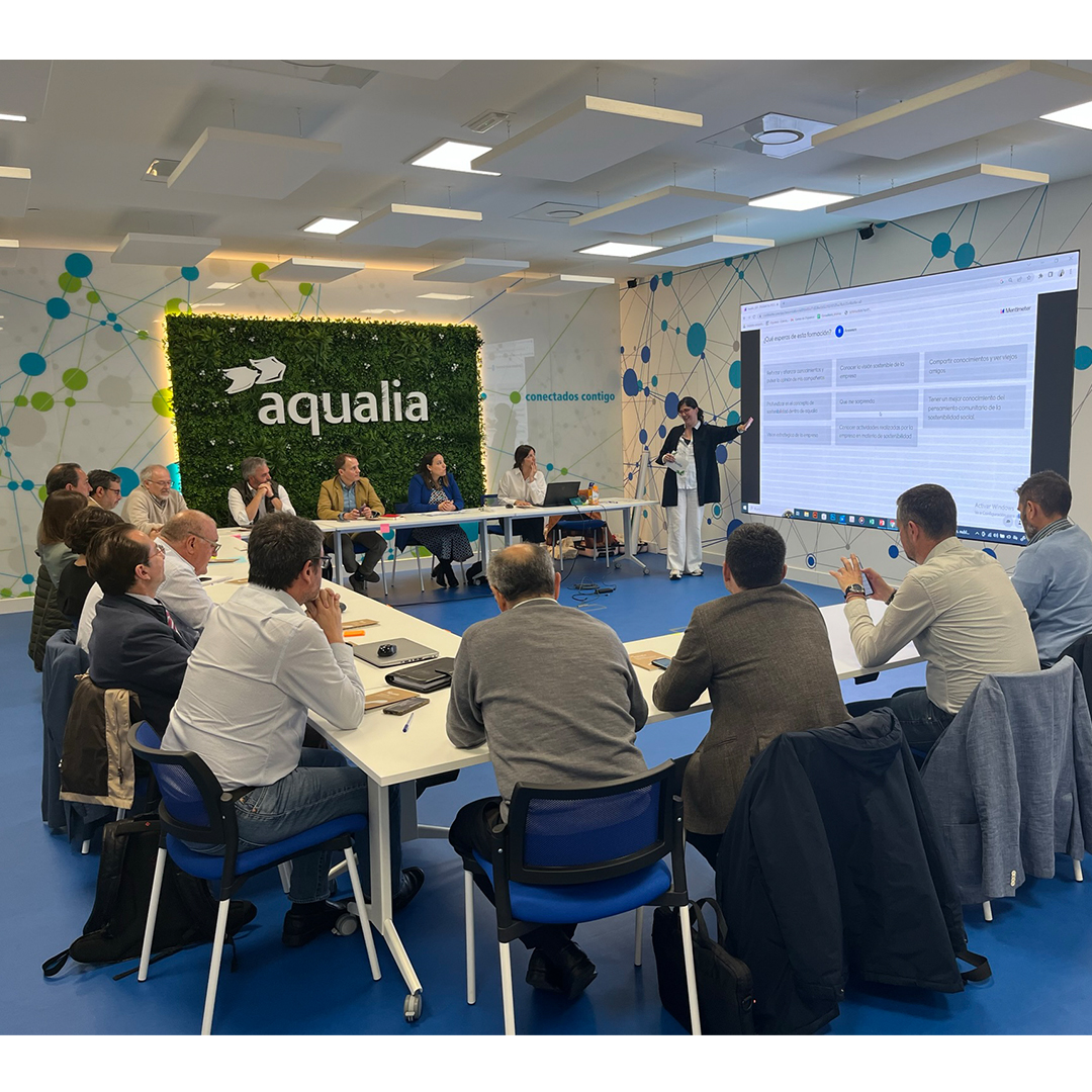 aqualia's tweet photo. #Aqualia promueve la formación en #sostenibilidad de sus profesionales con 1.600 horas impartidas con el objetivo de afianzar competencias y conocimientos imprescindibles para la toma de decisiones bajo criterios #ASG (#Ambientales #Sociales y de #Gobernanza) de sus profesionales https://t.co/2k5rPVOpjm