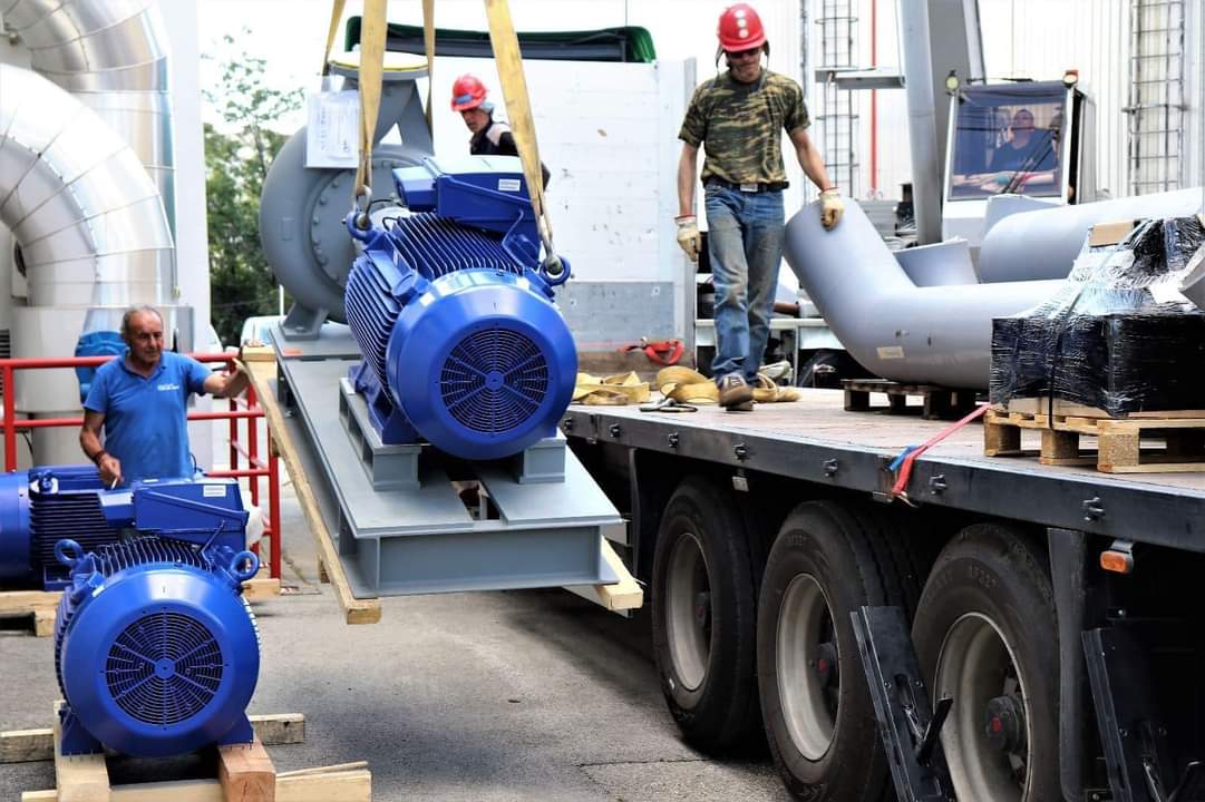 albanzogaj's tweet photo. ☘️
Ekipet e Termokos janë çdo ditë në teren duke u angazhuar me kapacitete të plota për furnizim cilësor dhe të duhur. 

Prishtina e gjelbër dhe Termokos po marrin të njejtin kuptim. Ju falënderoj për punën!

#Prishtina #Termokos #PrishtinaeGjelbër #PR4PR #AlbanZogaj https://t.co/j4uVKXFXS2