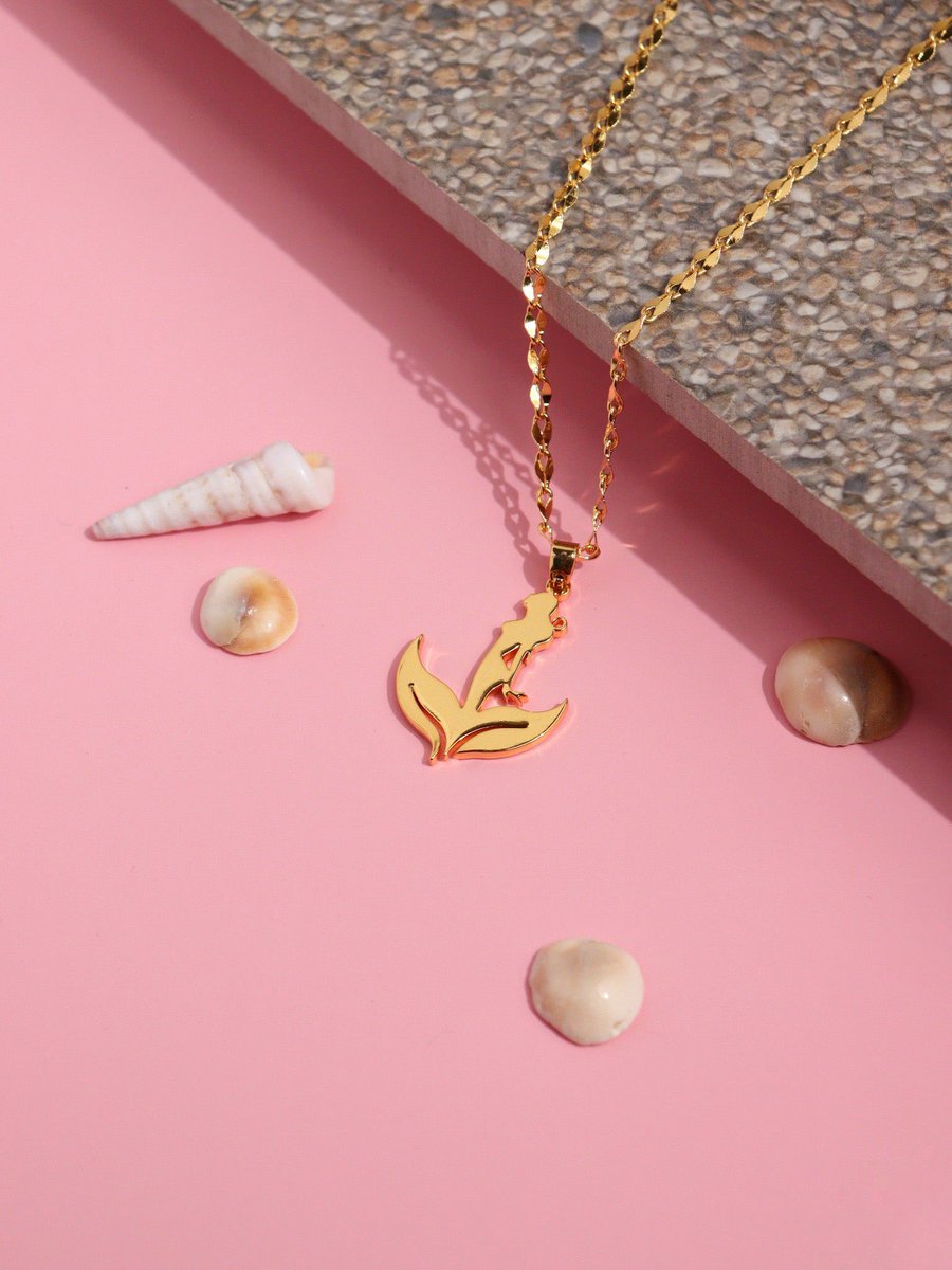 Embellish your Neckline with our Dreamy Mermaid Necklace.✨🧜‍♀️
.
.
.
.
Shop Now :- moraliv.com/search?q=Mer

#lovemoraliv #Dreamymermaidnecklace #naturejewelry #newoceancollection #everydaywearjewellery #minimalnecklaces #mermaidnecklace