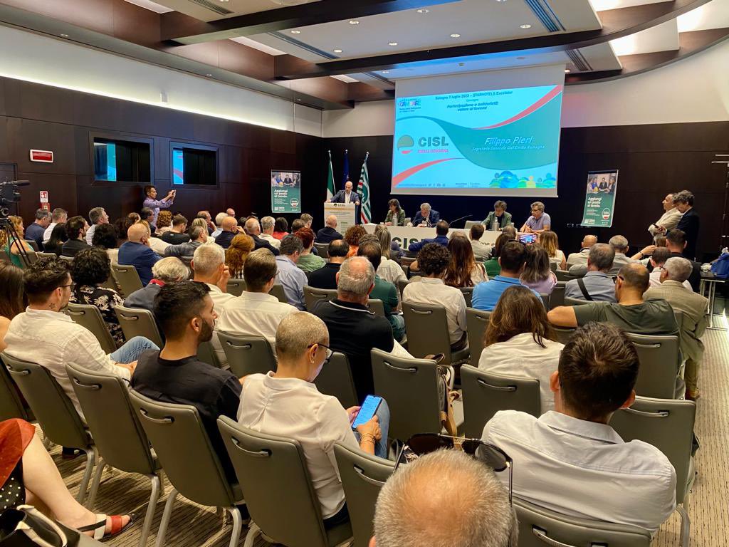 CislNazionale's tweet photo. Il leader della Cisl #Luigi Sbarra oggi all’iniziativa della @Cisl_ER: “Partecipazione e solidarietà: valore al lavoro” sulla campagna Cisl per la raccolta firme della legge di iniziativa popolare sulla partecipazione dei lavoratori alla gestione delle aziende #unpostoaltavolo https://t.co/LtYYhjACeX