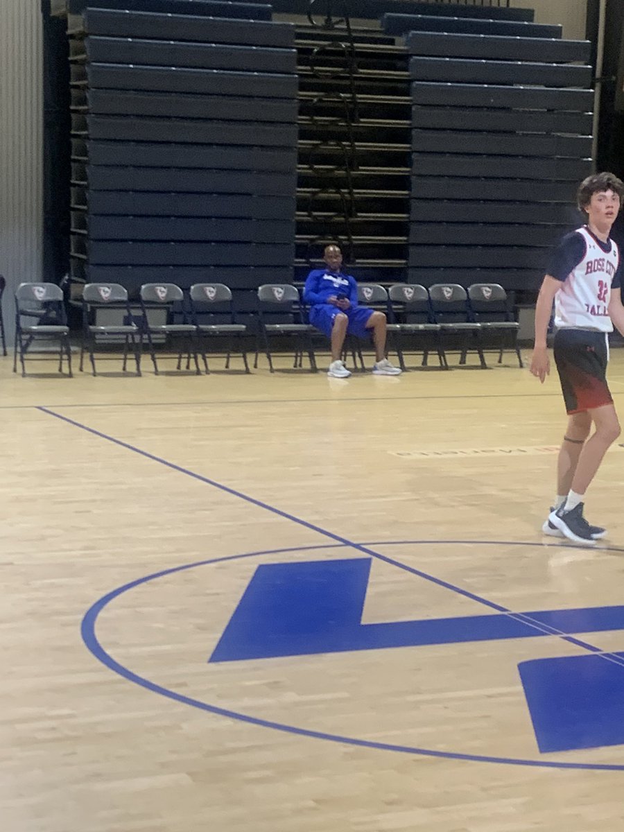 hilltopper_club's tweet photo. Hilltopper Basketball Club UA 15u 2026 squad is 2-0 so far at UA Finals in Atlanta. Much respect to Seton Hall Coach Holloway for showing up and watching our 15u kids play. Team was led in scoring by Kyle Dixon, Jalen Maldonado and Jaden Brown. https://t.co/y4P3YTbtTL