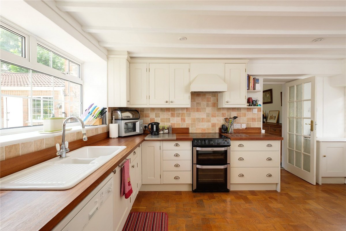 JSSherborne's tweet photo. New instruction

#Stowell #Sherborne #Somerset

Penny Farthing is an attractive, 3 bedroom period house in an idyllic position with rural views, #stables and a substantial #paddock. New to the market with a guide price of £895,000.

https://t.co/AuBlz3a33X

#equestrianproperty https://t.co/ubAN0u9Boq