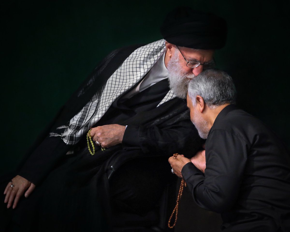 Boostanim's tweet photo. 🇮🇷مدار جاودانگی
«شهید سلیمانی:
هر كس به مدار مغناطيسی 
علی‌بن‌ابی‌طالب(ع) نزدیکتر شد،
اين مدار بر او اثر می‌گذارد او کمیل‌بن‌زیاد می‌شود،
او ابوذر غفاری می‌شود،او سلمان پاک می‌شود.»

#فقط_به_عشق_علی https://t.co/IqGQHMa2Wq