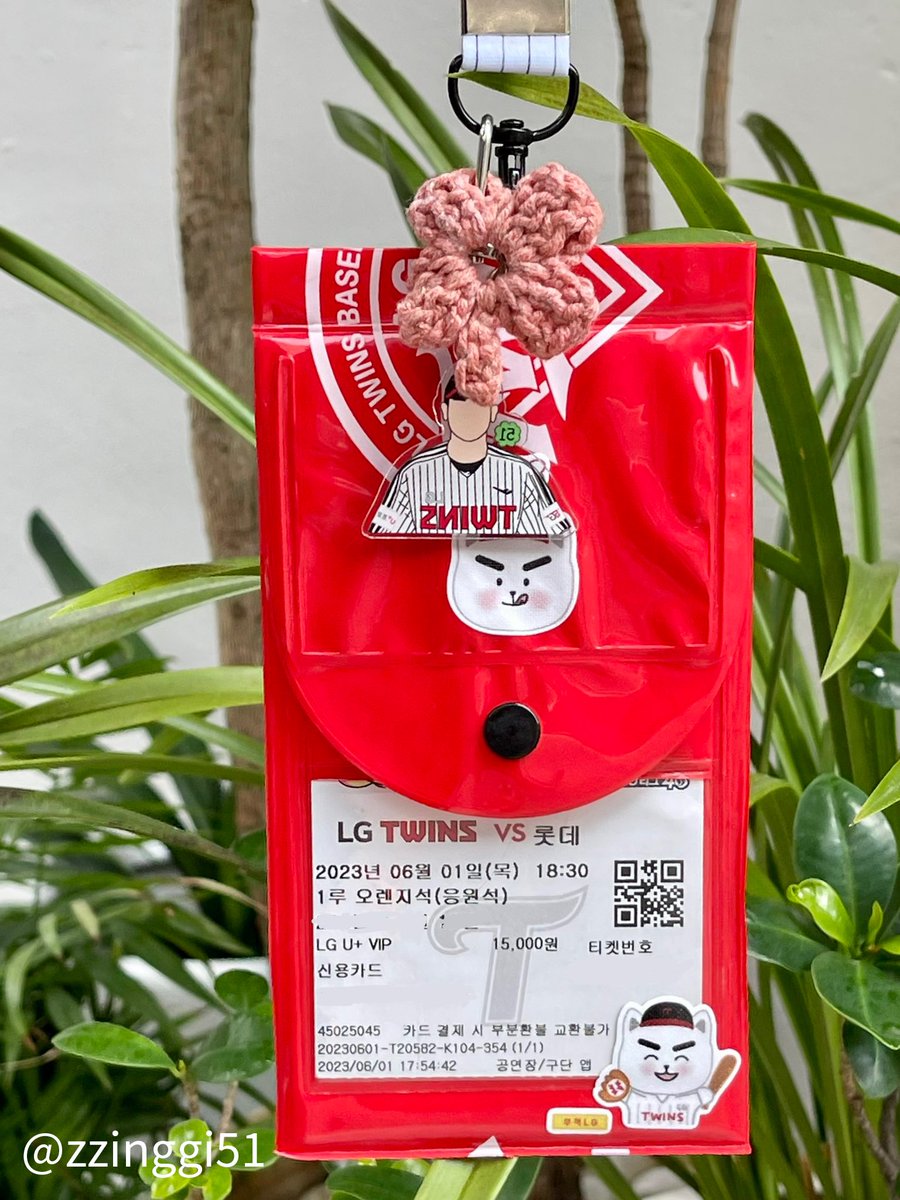 충격적으로 예쁜 펀딩형구매 참여자분들의 리뷰 사진… 공개합니다💕

업사이클링 티켓 홀더에 관심이 생겼다면? 
⏩️메인트윗 서명운동 참여하기!