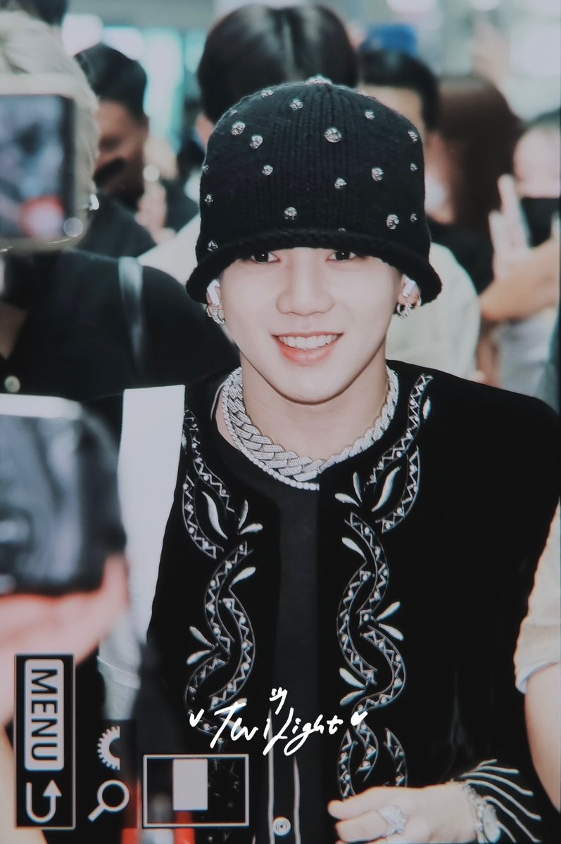 chs990421's tweet photo. 230707 ICN

#choihyunsuk #최현석 
#treasure  #트레저 https://t.co/Vlklrc9wmt
