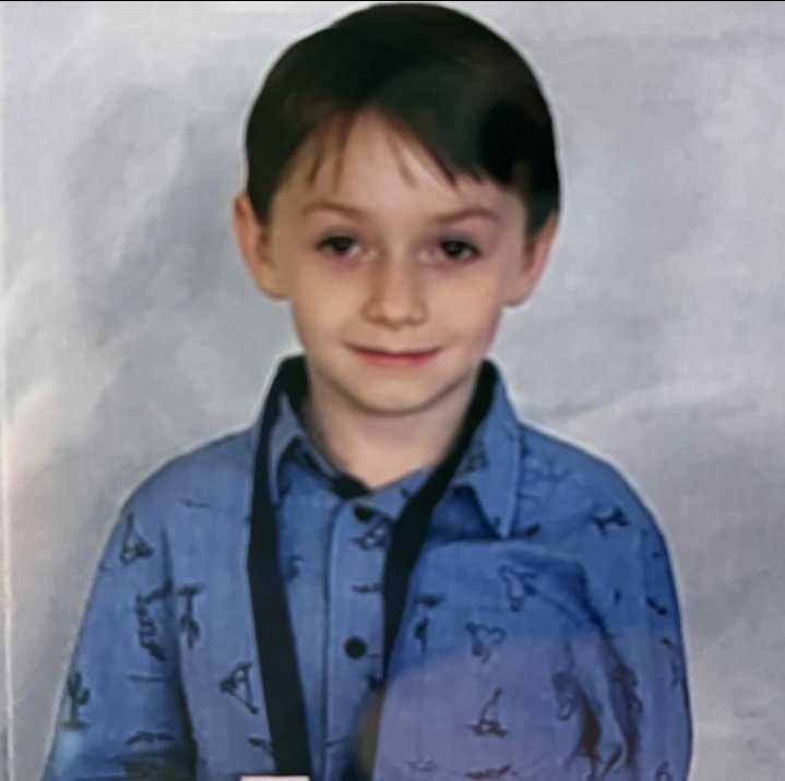 🚨ENDANGERED CHILD ALERT - Nashville TN

10 year old Kyle Crimmons
4'8", 100 lbs, brown hair, brown eyes

Last seen near Kemper Dr wearing a gray shirt, black pants, no shoes

He ran away from home after argument with a parent

#kylecrimmons #breaking #news #breakingnews #missing