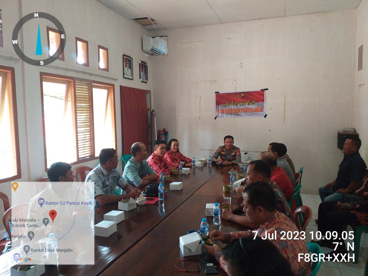 Rodians67522756's tweet photo. Polsek Menjalin Melaksanakan Jumat Curhat Di kantor camat Kecamatan Menjalin.

#humaspolreslandak
#humaspolsekmenjalin https://t.co/vj3srln3Rs