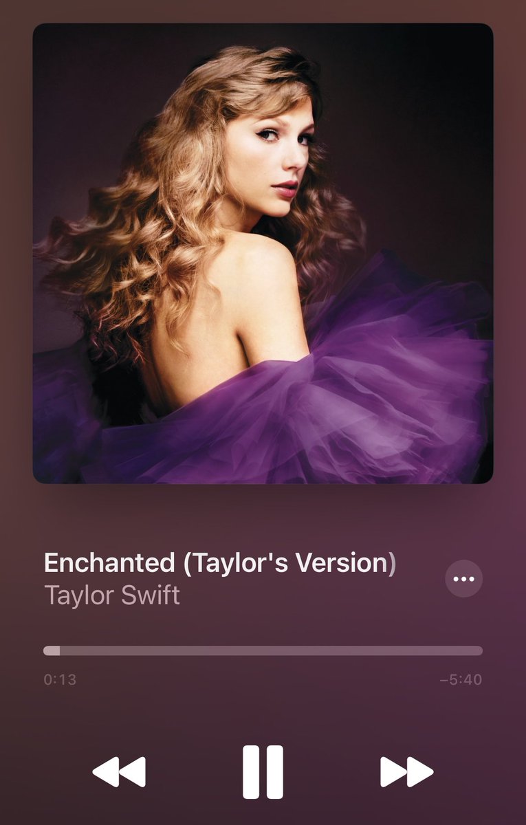 midnightstrack2's tweet photo. pov: you’re listening to enchanted (taylor’s version) #SpeakNowTaylorsVersion https://t.co/obgVnv3d1s
