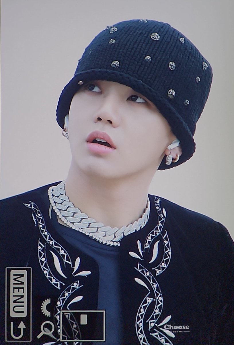 choose199904's tweet photo. 230707
Preview
#트레저    #최현석 #CHOIHYUNSUK 
#TREASURE https://t.co/GqoTOFNb2L