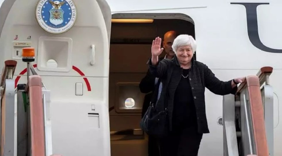 “รัฐมนตรีคลังสหรัฐ” เดินทางถึงกรุงปักกิ่ง รับภารกิจเยือนจีน 4 วัน เพื่อปรับความเข้าใจกันหลังความขัดแย้งระหว่างสหรัฐ และจีน โดยเฉพาะสงครามเทคโนโลยีเพิ่มความร้อนแรงขึ้น
#Burapanews
#สหรัฐอเมริกา
#จีน