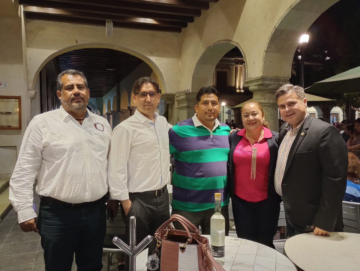 MovimientoRepu6's tweet photo. prevaleceremos  somos la sociedad Civil Organizada https://t.co/I4TPLqpMrW