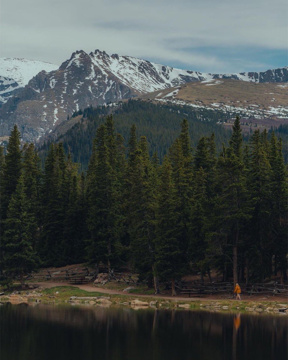 BarstoolDenver's tweet photo. CO is unbeatable in every season 

(📸: markdingee/IG) https://t.co/6Wjd6GMTfO