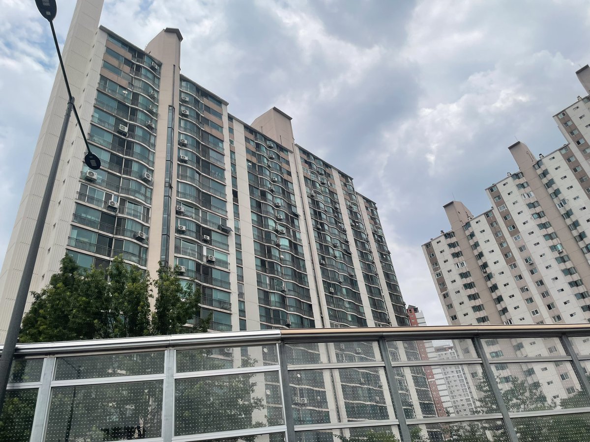 amoralorealis's tweet photo. Every single time I visit a city in Asia I get jealous of the plentiful, adequate housing.

Housing doesn’t have to be “creative”
Housing doesn’t have to pay for community amenities, housing is good 
Housing doesn’t have to be architectural marvels or fit in https://t.co/SK2T1HqNs9