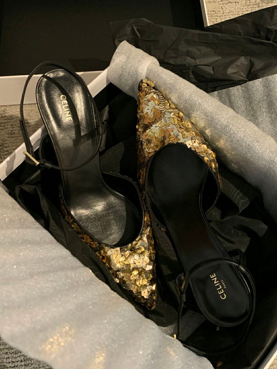 hisyam_purnama's tweet image. Be impressed by this pair of Celine sparkles