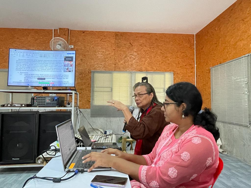 PaxRomanaIMCS's tweet photo. [EN] Day 4 - Our Chaplains, Animators and Elders participating in World Assembly 2023 in-person and online also had a side event on the Mission Youth accompaniment. #ClimateChange #IMCSPaxRomana #IMCSWA2023 #SDG13 #LaudatoSi' https://t.co/QqJhKogTn5